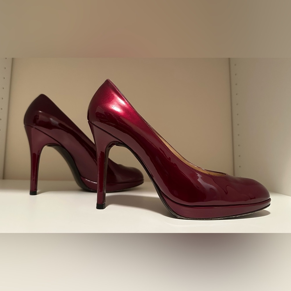 Stuart Weitzman Maroon Patent Platform Heels - Picture 3 of 9